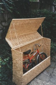 Fietsenstalling, wilgenhout, H 120 cm, 1993